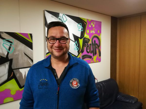 Markus Schwarzl hat Freude an der Arbeit mit Jugendlichen.  Steinlechner