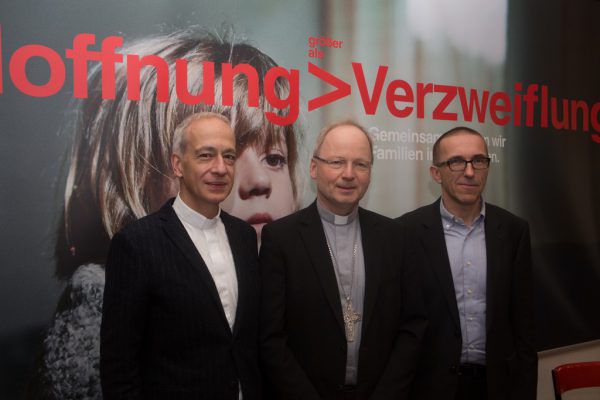 Präsident Michael Landau, Bischof Benno Elbs und Landesdirektor Walter Schmolly (v.l.) fordern mehr Solidarität vonseiten der Politik. Maurice Shourot