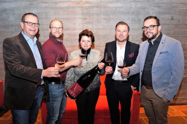 Team und Gründer Club Weinstein: Franz Bertsch, Tobias Schelling, Annelies Bertsch, Obmann Sebastian Spiegel und Hannes Juen (v.l.). Ritter (5)