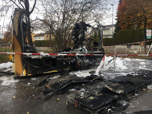 Vom Brot-Verkaufswagen blieb so gut wie nichts übrig. VOL.at