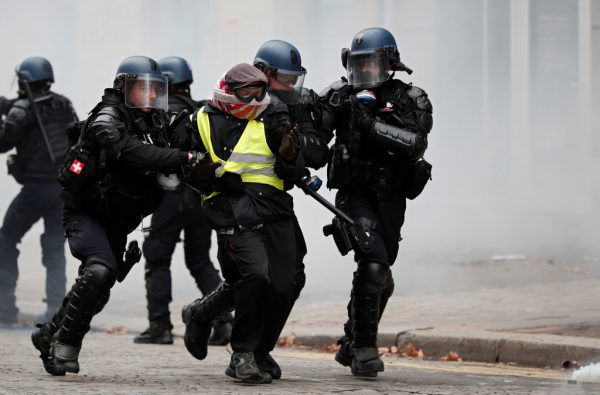 Insgesamt 700 Festnahmen von Demonstranten gab es in ganz Frankreich. Reuters (3)