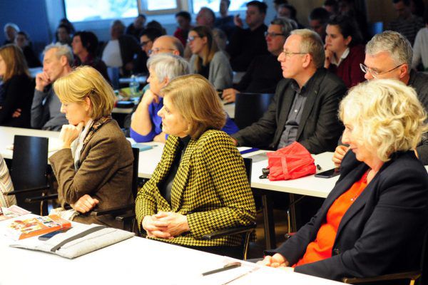 Die Landesrätinnen Barbara Schöbi-Fink (l.) und Katharina Wiesflecker lauschten den Ausführungen der Experten.