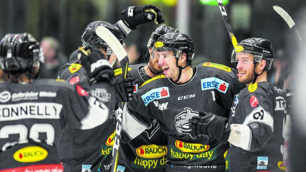 Feiernde Bulldogs – ein Bild, das es heute gegen Zagrebs hoffnungslos unterlegene Jugendauswahl wohl so manches Mal geben wird. GEPA/Lech
