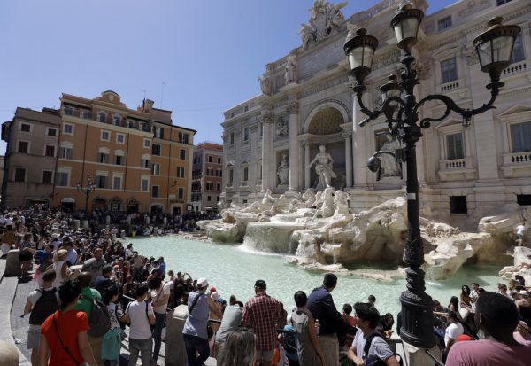 Touristen-Magnet und Einnahmequelle: der Trevi-Brunnen in Rom. AP