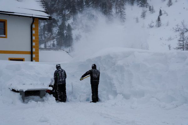 Zahlreiche Ortschaften sind von der Außenwelt abgeschnitten.Leonhard Foeger/Reuters