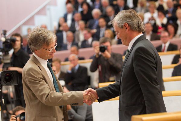 Am 15. Oktober 2014 wurde Adi Gross (links) im Vorarlberger Landtag angelobt. Steurer, Grüne