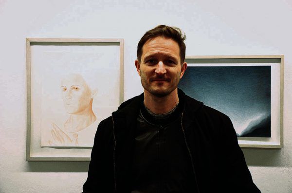 Bertram Hasenauer in der Harder Galerie.Z. Der Künstler beschäftigt sich mit dem Rätsel der menschlichen Existenz. Wolfgang Ölz