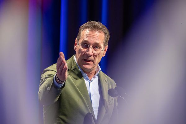 Heinz-Christian Strache beim Tiroler FPÖ-Parteitag in Igls. apa