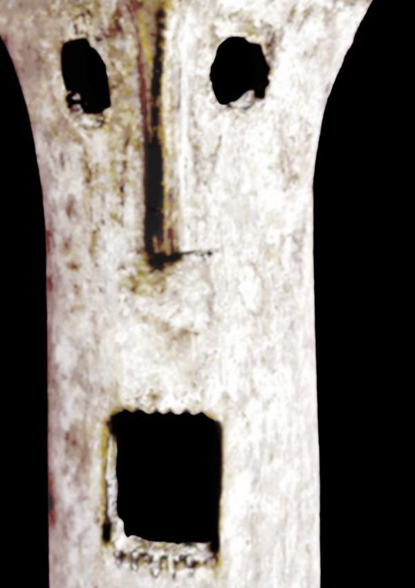 Künstler Flatz – mit bürgerlichem Namen Wolfgang Flatz – in der Ausstellung. Kleines Bild: eines der „Faces“. Wolfgang Ölz (1) /Flatz (1)