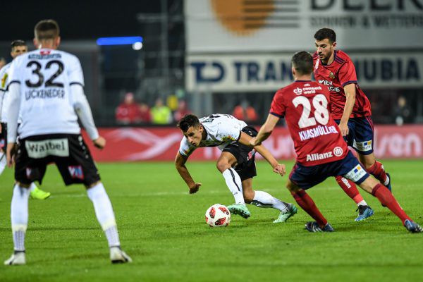 Manfred Fischer (Mitte) erzielte im letzten Heimspiel beide Treffer beim 2:2-Unentschieden. gepa/lerch
