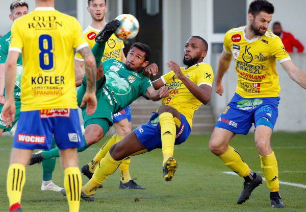 Vier Gegenspieler reichten nicht, um Ronivaldo zu stoppen. Gepa