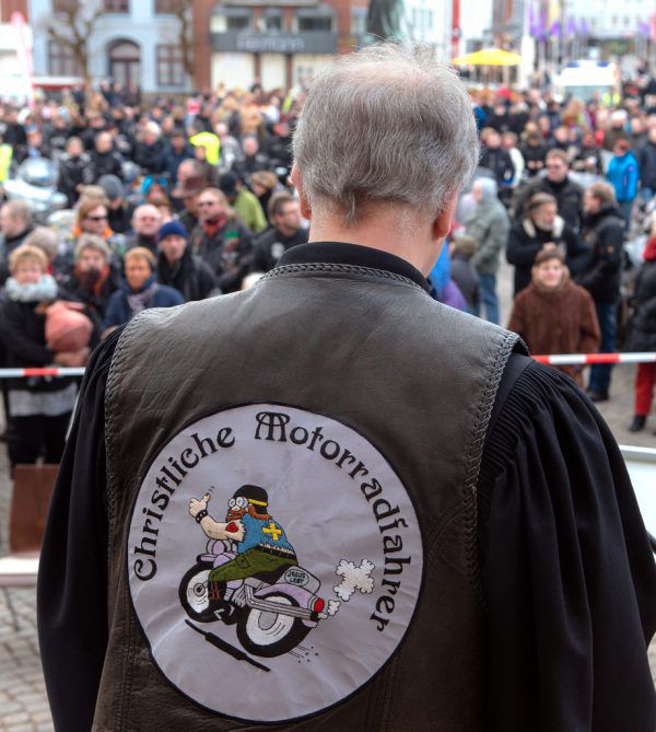 Die „Apostel-Gruppe“ ist auf „Spirit Tour“ durch Deutschland und lädt alle Interessierten ein, ein Stück mitzufahren.  dpa