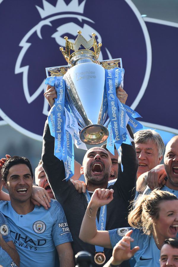 Guardiola jubelte über den zweiten Titel in Folge. APA