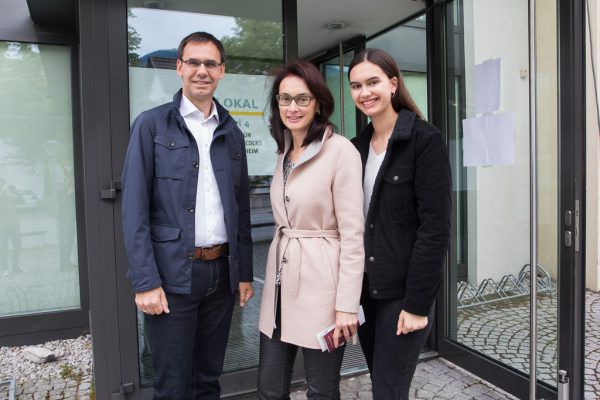 Landeshauptmann Markus Wallner beim Urnengang mit Ehefrau Sonja.  Philipp Steurer