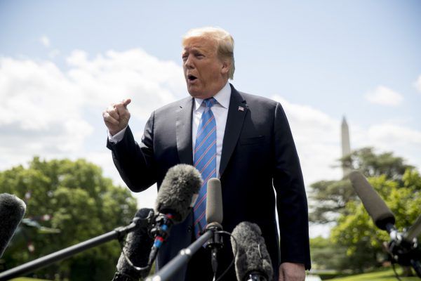 Trump will „zur richtigen Zeit eine Deal mit China machen“. AP