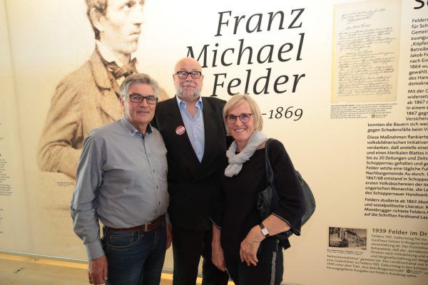V.l.: Egidius und Marialies Bischofberger mit Burkhard Wüstner. Meusburger (7)