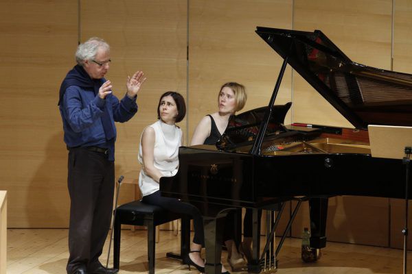 András Schiff teilt sein Wissen.   Schubertiade