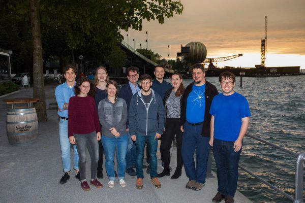 Die Studierenden mit ihren Dozenten Wolfgang Weber (5.v.l.) und Daniel Segesser (2.v.r.) im Sommer 2019 in Bregenz. Philipp Steurer