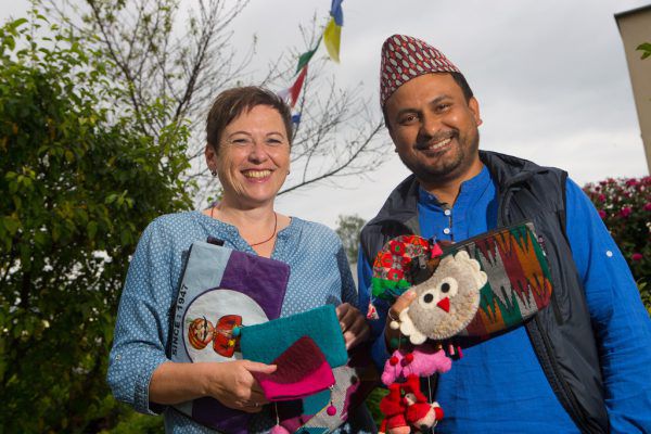Die Vereinsgründer Ulrike Haßler und Bhagwan Karki Klaus Hartinger, Happiness for Nepal (6)