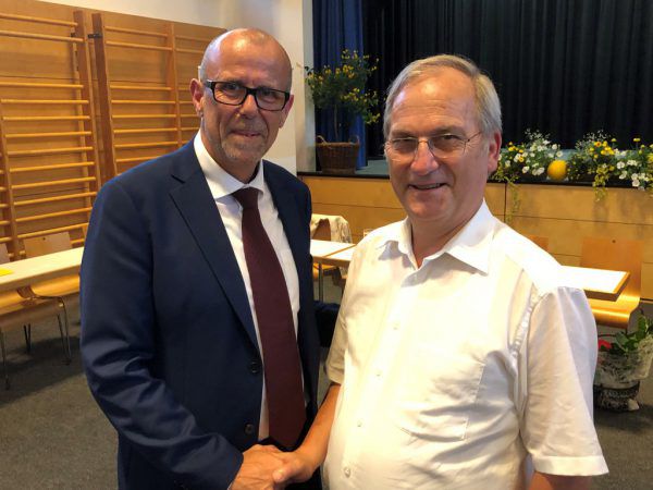 Eugen Gabriel (r.) übergibt Amtsgeschäfte an Walter Gohm. Frastanz