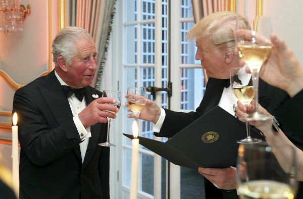 Prinz Charles (l.) engagiert sich im Kampf gegen den Klimawandel – Donald Trump nicht. AP
