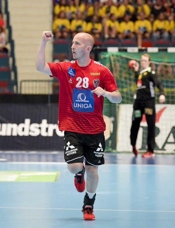 Robert Weber hat nun endlich einen neuen Verein gefunden und bleibt der deutschen Bundesliga erhalten. AP/Jessica Gow