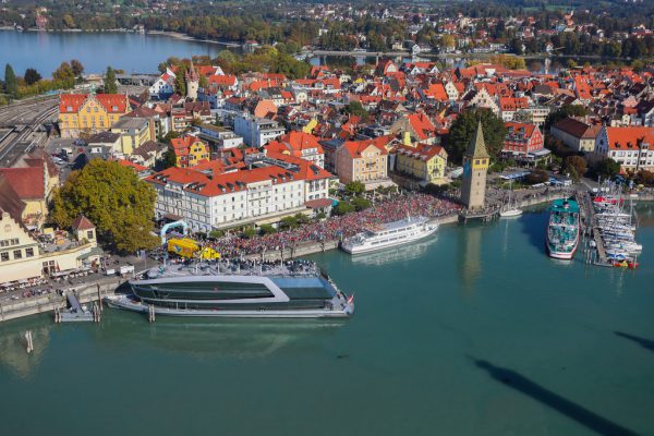 Günter Ernst, Robert Küng (beide OK-Organisation), Höchst-Bürgermeis­ter Herbert Sparr und Vizegemeindepräsidentin von St. Margrethen Jacqueline Stäbler (v.l.). Der Start wird wie im Vorjahr im Lindauer Hafen erfolgen. Steurer, Stiplovsek