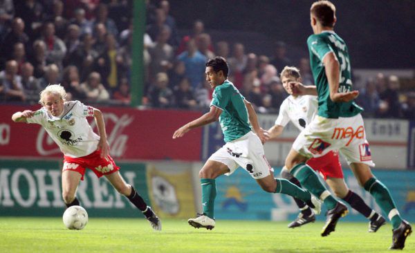 Gute Stimmung und eine emotionale Begegnung machen die Derbyatmosphäre aus. Archiv/Hartinger
