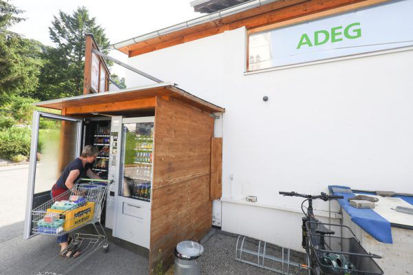 Im Eurospar in Lustenau kann über eine Selbstbedienungskassa bezahlt werden. Klaus hartinger (2)