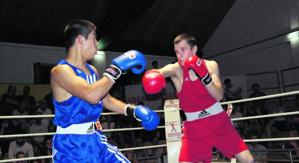 Lokalmatador Muchammad Deshen zeigte gegen Vadim Rishatovich Yunusov nicht sein ganzes Potenzial. Dedeleit