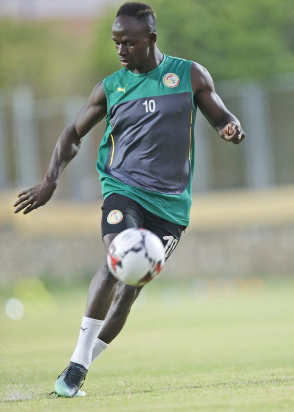 Mahrez (l.) und Mane (r.) haben dem Afrika-Cup ihren Stempel aufgedrückt. AP (2)