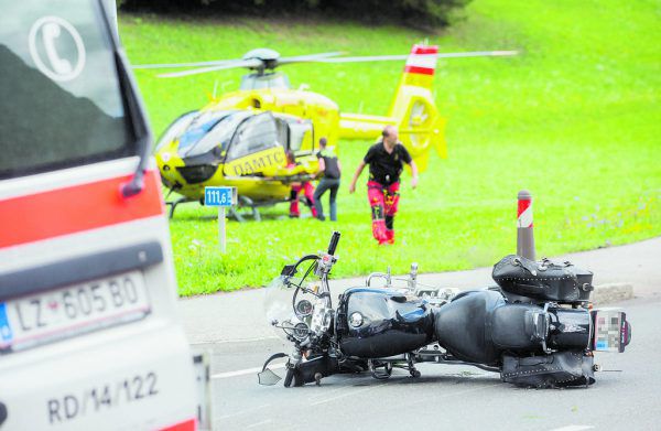 Trotz Notarzt und Rettungshubschrauber: Für viele Motorradfahrer kam die Hilfe heuer zu spät. Brunner Images