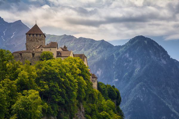 Das Fürstentum Liechtenstein feiert heute 300-jähriges Bestehen. Shutterstock