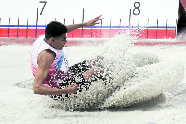 Tosin Ayodeji springt in Baku zu seiner Goldmedaille. GEPA