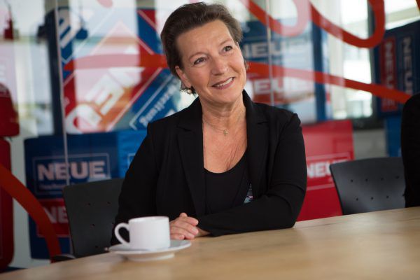 Gabriele Heinisch-Hosek beim Gespräch in der NEUE-Redaktion. Klaus Hartinger