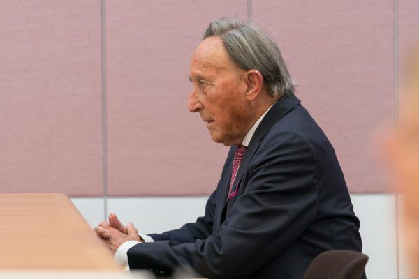 Alt-Landeshauptmann Martin Purtscher verfolgte die Sitzung.