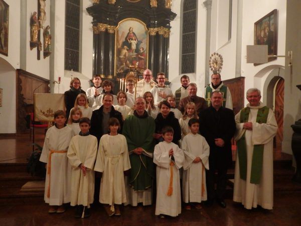 Das neue Team wurde feierlich in die neuen Aufgaben eingeführt. SEELSORGERAUM IM LEBENSRAUM BLUDENZ