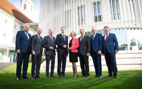 Die Landeshauptleute trafen sich in Wiener Neustadt. Nicht mit dabei war Hans Peter Doskozil (SPÖ) aus dem Burgenland. Er erholt sich gerade von einer Stimmbandoperation.  VLK/Julian Angerer