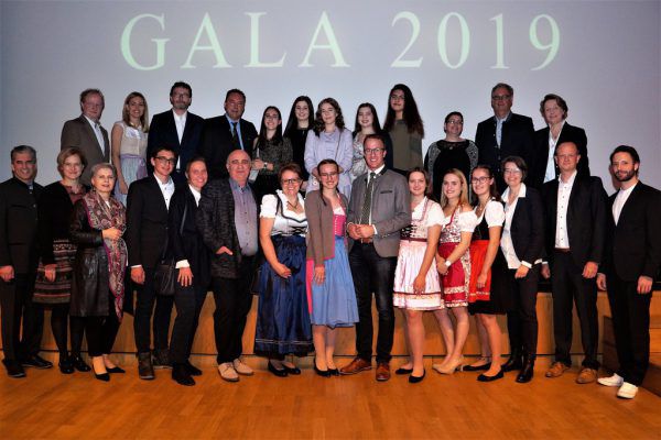 Die Teilnehmer, die Sieger und das Team rund um die Gala. Ritter (7)