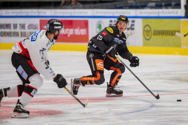 Jannik Fröwis spielte gestern wieder in der zweiten Linie. Dietmar Stiplovsek
