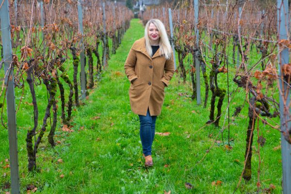 Katharina Rieplhuber bietet verschiedene Boxen an, damit Konsumenten ihren eigenen Weingeschmack entdecken können. Hartinger (4)