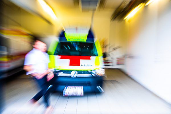 Knapp 40.000 Einsätze absolviert das Rote Kreuz pro Jahr in Vorarlberg. Ein Drittel könnte eingespart werden.Hartinger (2)
