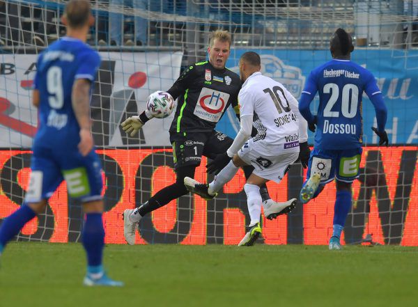 Sidney Sam gehörte zu den auffälligsten Altach-Akteuren. Hier verpasst er das Tor aber knapp. GEPa