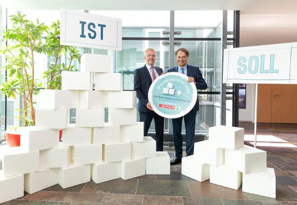 Spar-Vorstandsvorsitzender Gerhard Drexel und Friedrich Hoppichler vom vorsorgemedizinischen Institut Sipcan. Spar Österreich