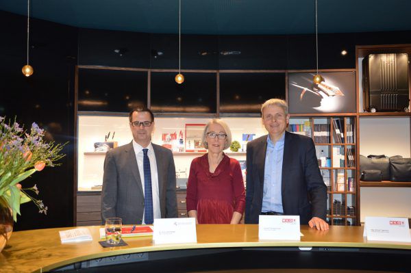 Spartenobfrau Theresia Fröwis und Spartengeschäftsführer Michael Tagwerker hoffen auch heuer auf ein erfolgreiches Weihnachtsgeschäft. APA, Neue-Archiv/WKV