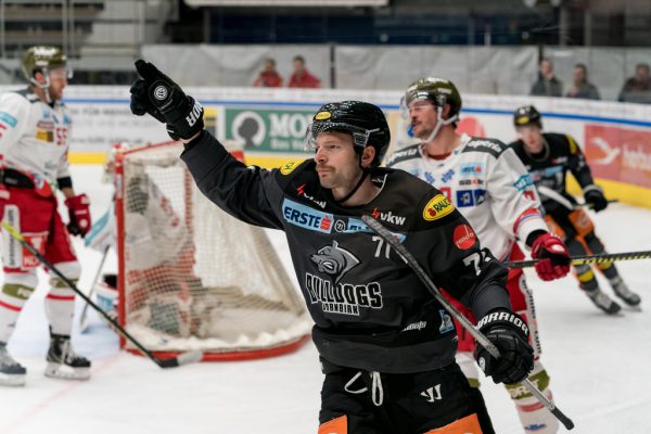 Trotz der Führung durch Kevin Macierzynski (l.) wurde das Spiel gegen Bozen für die Bulldogs noch zum Umfaller. Stiplovsek (3)