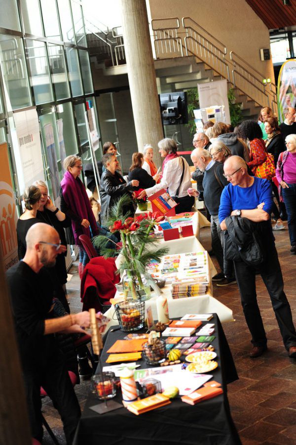 Viele Besucher beim Tag der Psychotherapie in Dornbirn. VLK