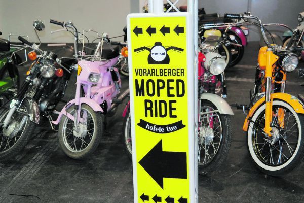 Der Vorarlberger Moped Ride wirbt für sein Event. Dedeleit