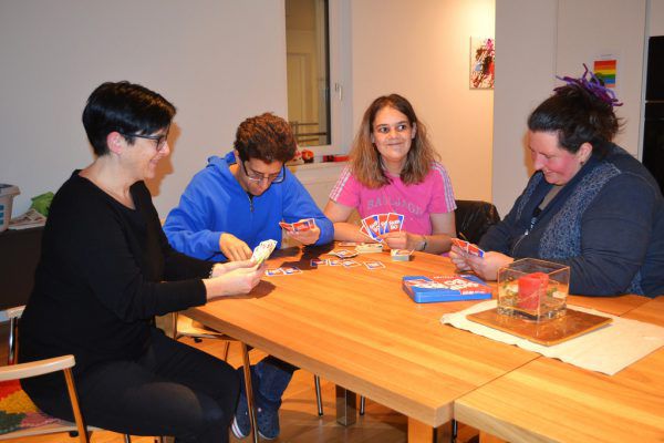 Die Bewohner sind angekommen und fühlen sich im neuen Haus mitten in Bludenz sehr wohl. Caritas