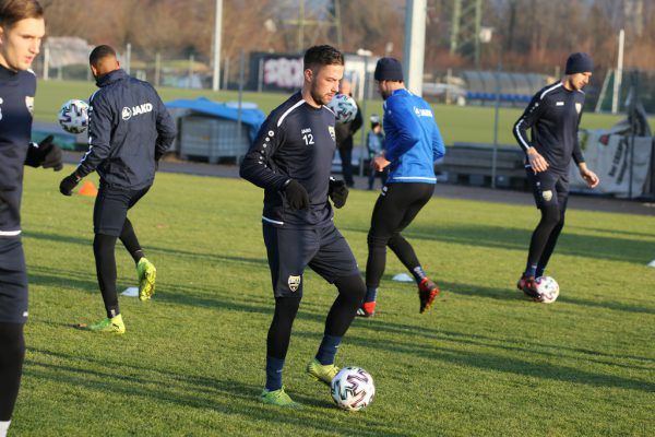 Der Neuzugang vom FC St. Gallen bei seiner ersten Übungseinheit. hartinger